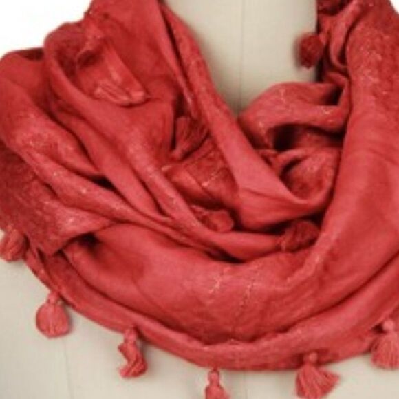 💲2️⃣0️⃣ Bundled ✔️Saachi Coral Pom Pom Lightweight Infinity Scarf - Picture 5 of 8